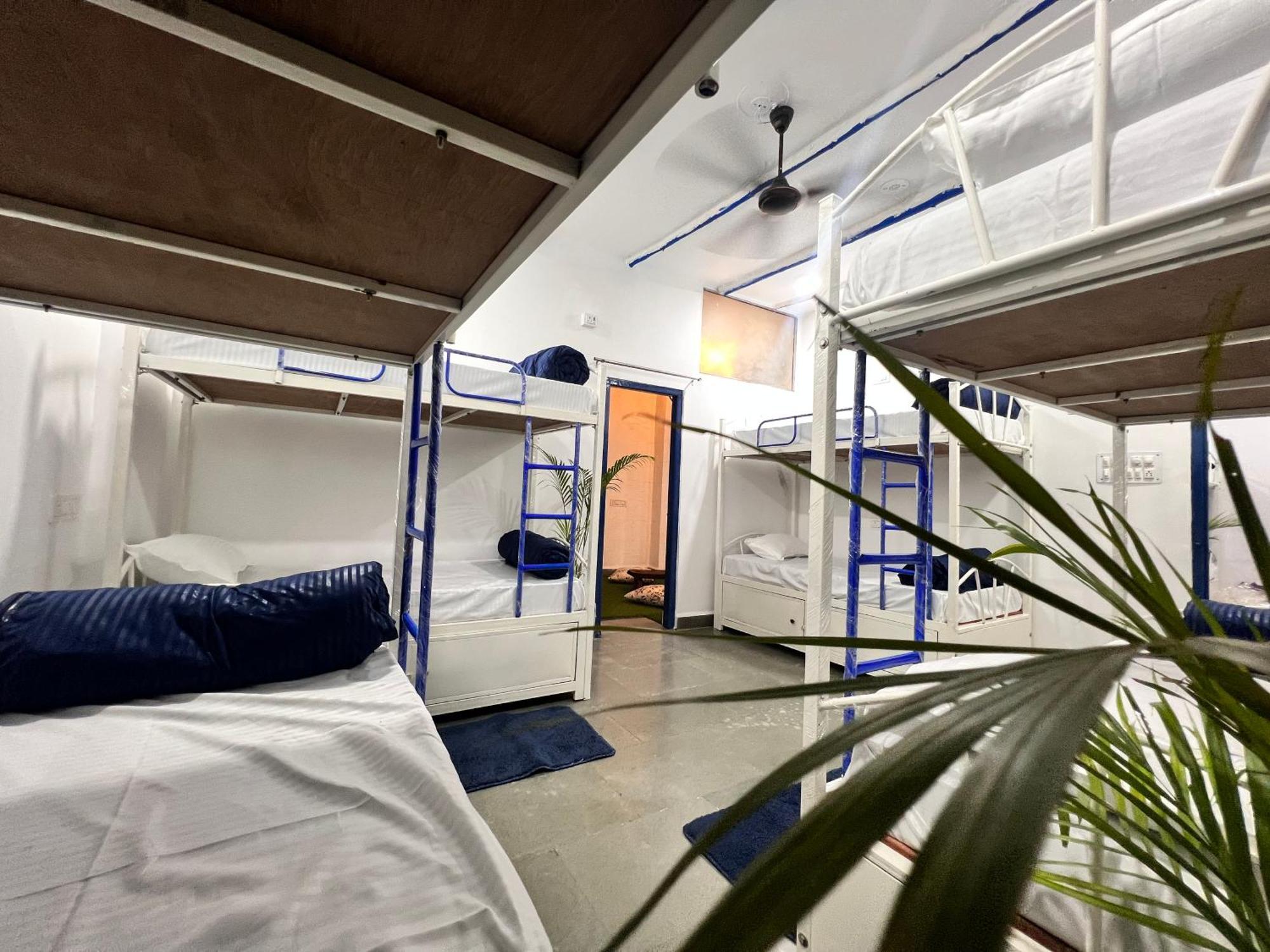 Hostel Pause Udždžain Exteriér fotografie
